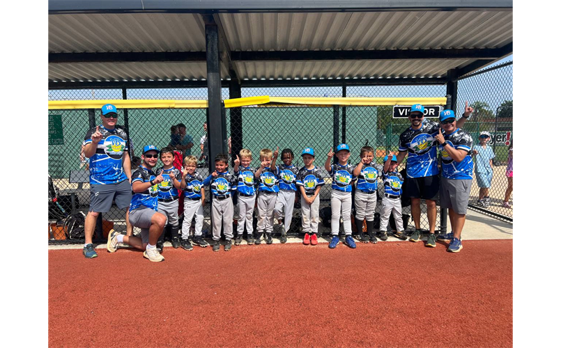 COACH PITCHED - R CHAMPS - Cox Gifford Seawind